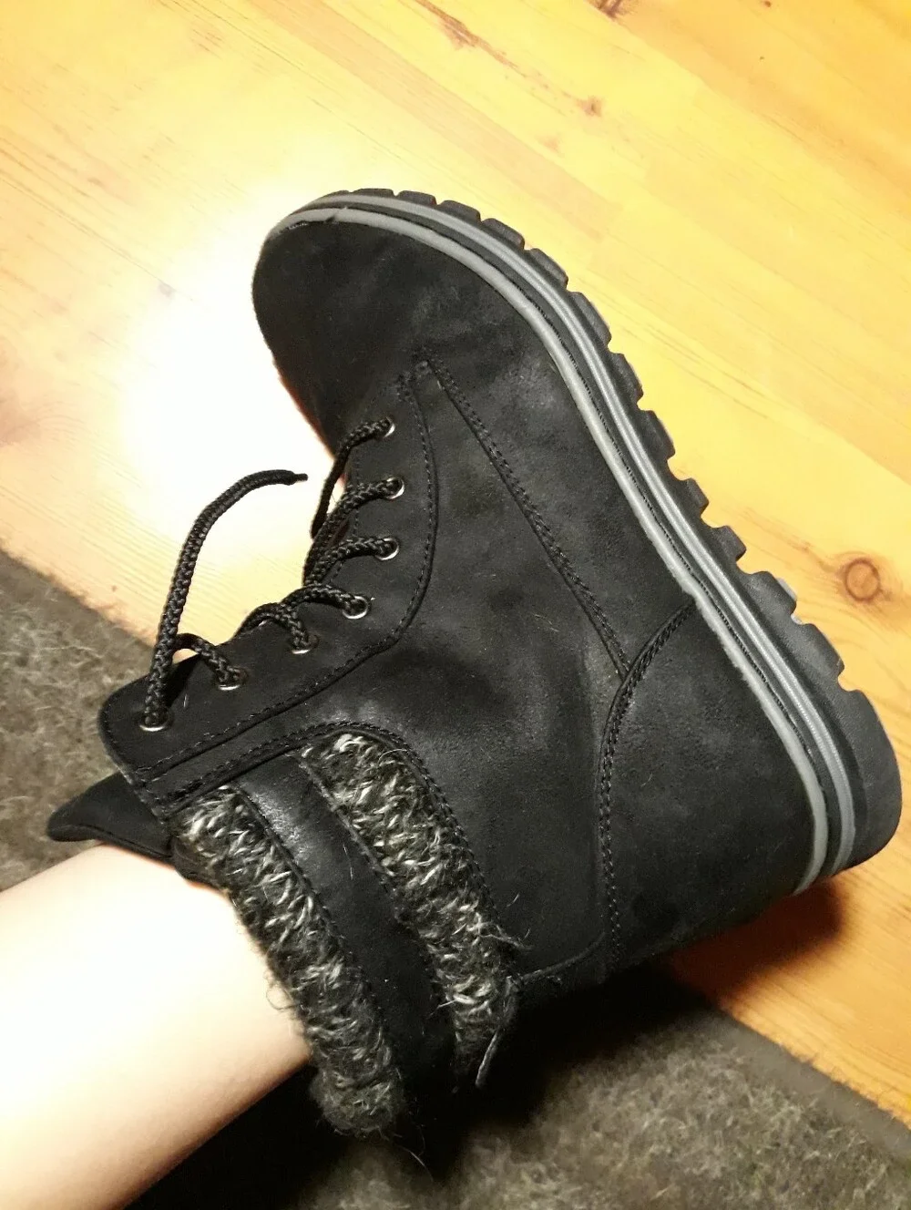 black cuffed boots size 10